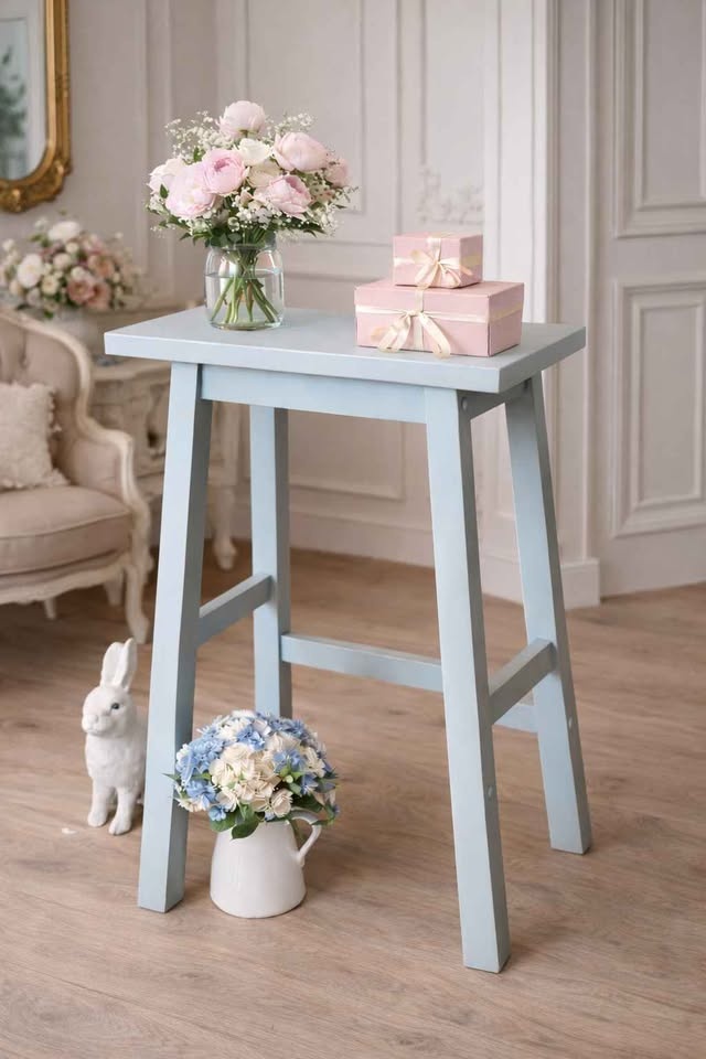 French Country Hand-Painted Stool / Plant Stand - photo 4