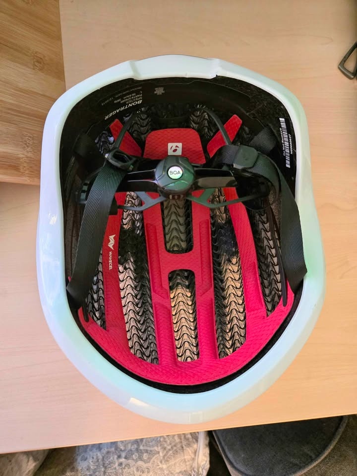 Bontrager Helmet - Large - photo 4