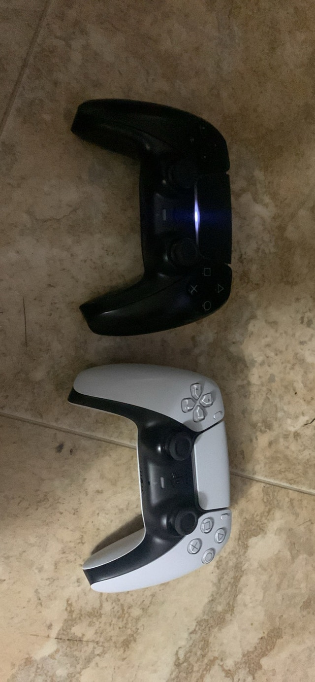 PS5 PRO Disc Drive, 2TB, 2 Controllers, 12 Games - photo 3
