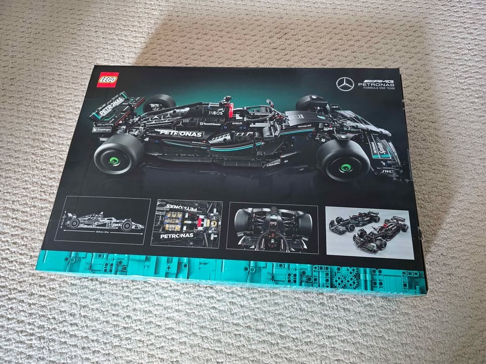 Lego Technic Mercedes-Amg F1W14 E Performance Car ***BUILT*** - photo 2
