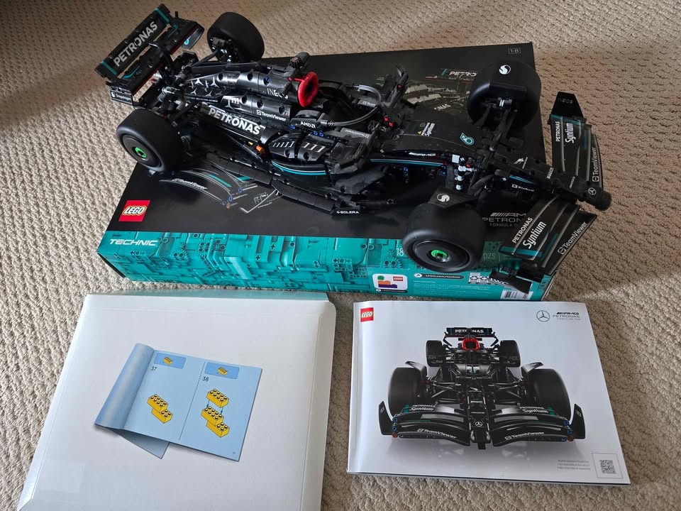 Lego Technic Mercedes-Amg F1W14 E Performance Car ***BUILT*** - photo 4