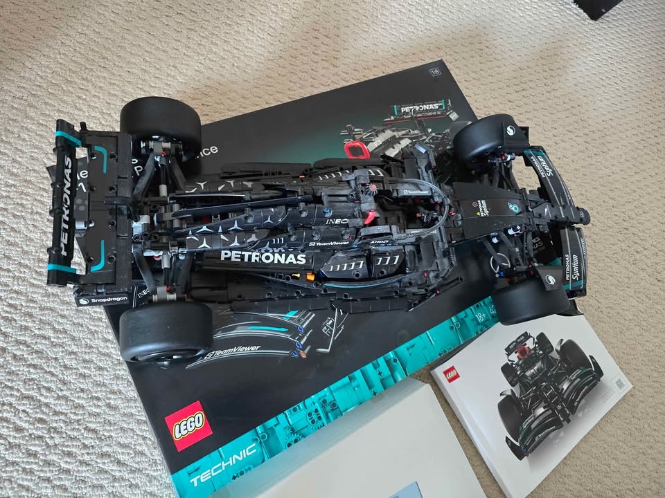 Lego Technic Mercedes-Amg F1W14 E Performance Car ***BUILT*** - photo 5