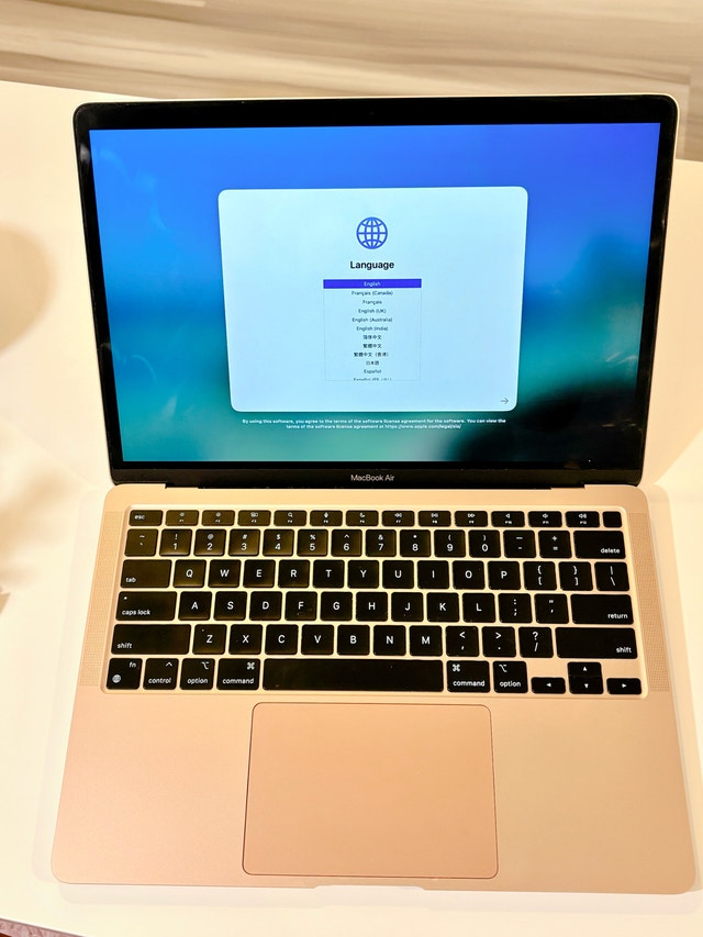 13" Apple MacBook Air M1 2020 Rose Gold 8GB RAM 256GB