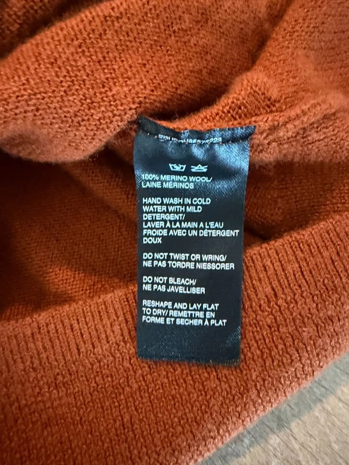 100% Merino Wool Crewneck Sweater - Size M - photo 3
