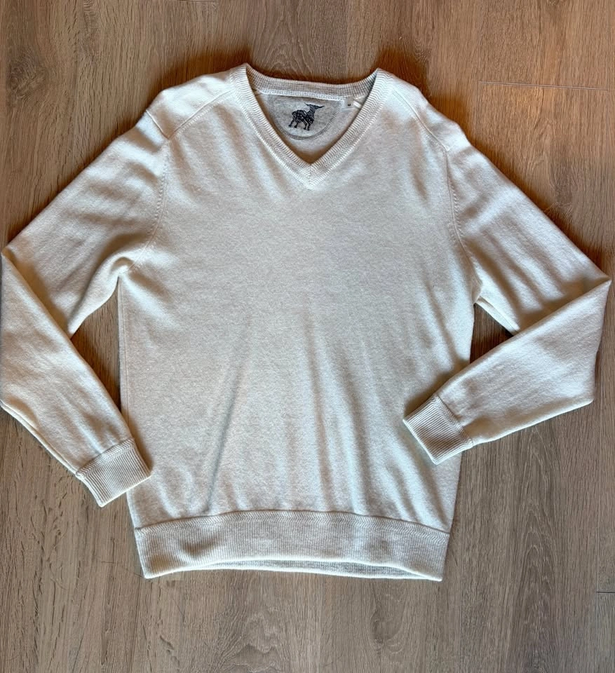 Men's Raffi Vneck Cashmere Sweater - Size M
