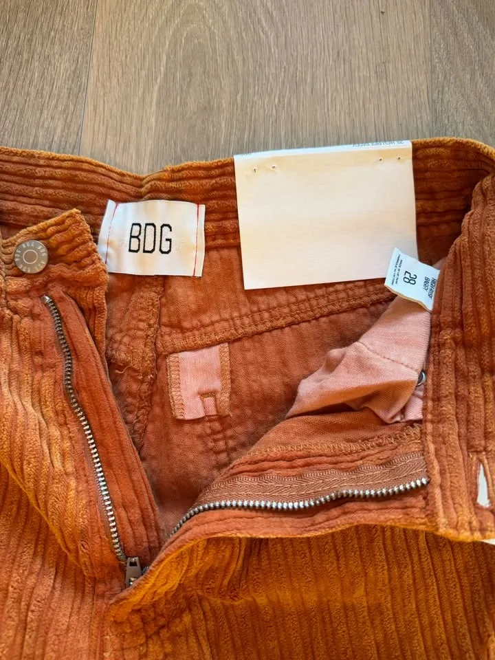 BNWT BDG High-Rise Baggy Corduroy Pants - Size 28 - photo 3