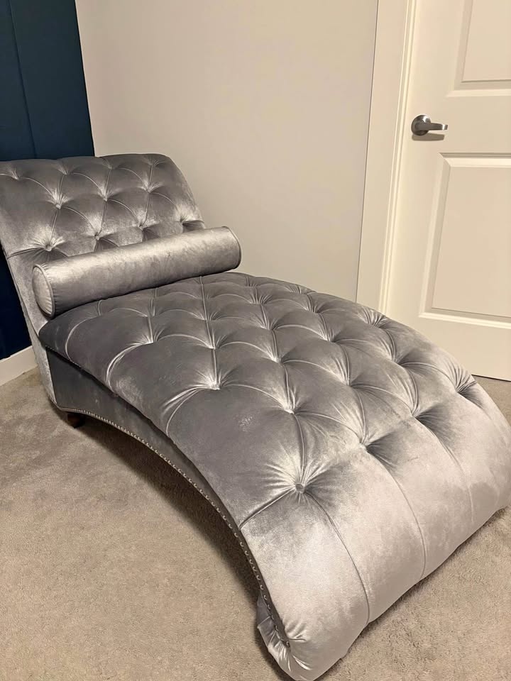 Chaise Lounger