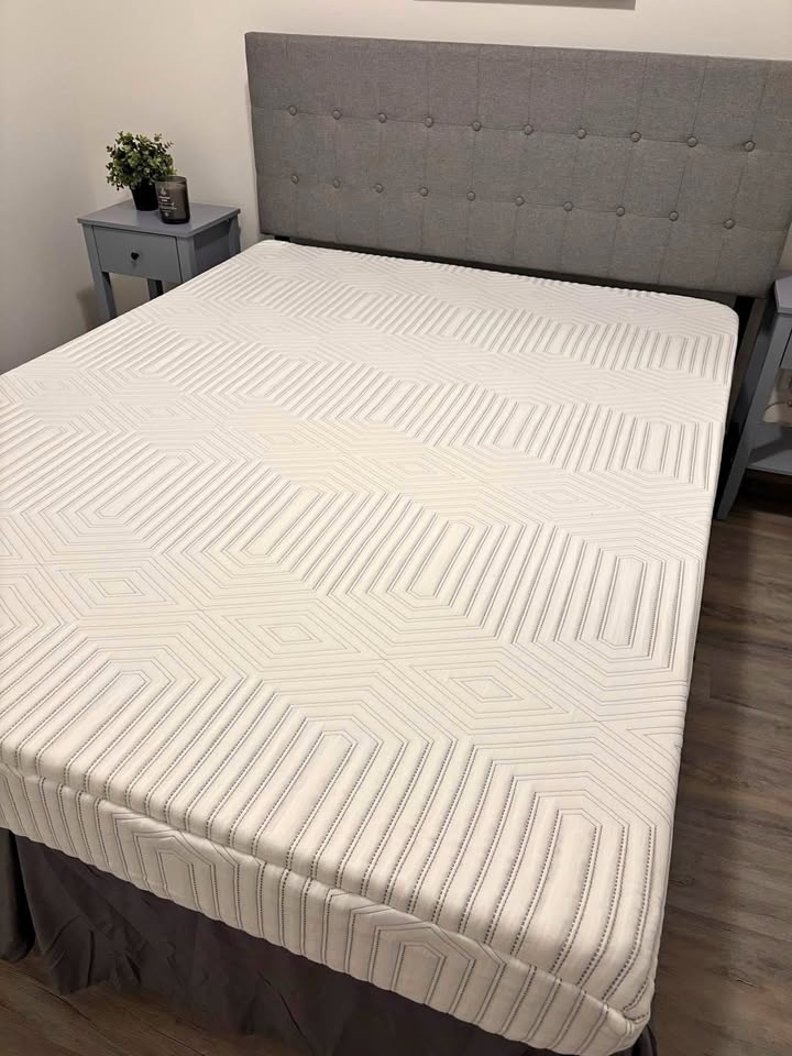 Queen Memory Foam Mattress - Staging Sale