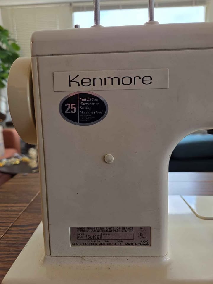 Kenmore Automatic Sewing Machine with Cabinet - photo 2