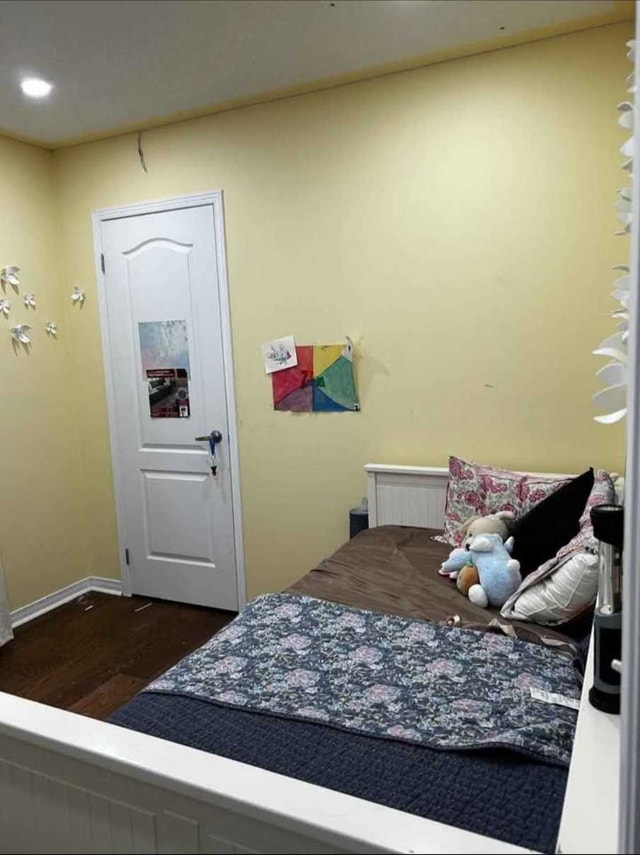 Private Room with Private Washroom for Rent on Main Floor - photo 2