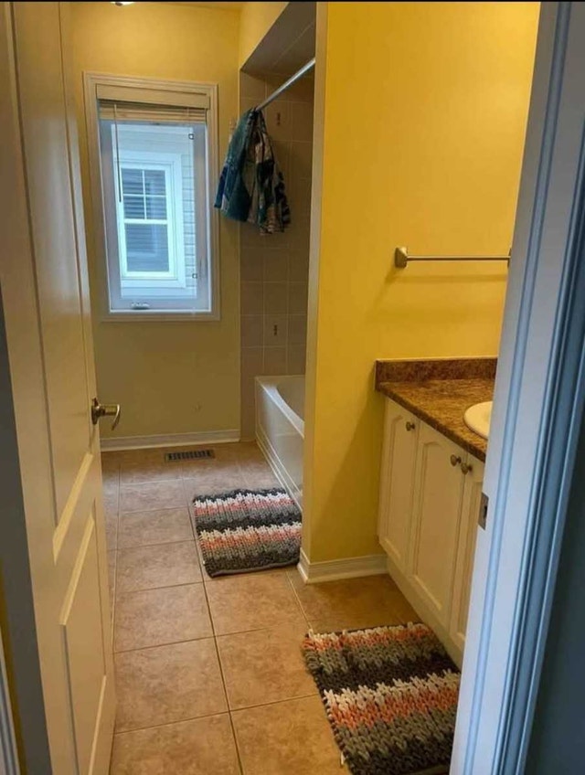 Private Room with Private Washroom for Rent on Main Floor - photo 5