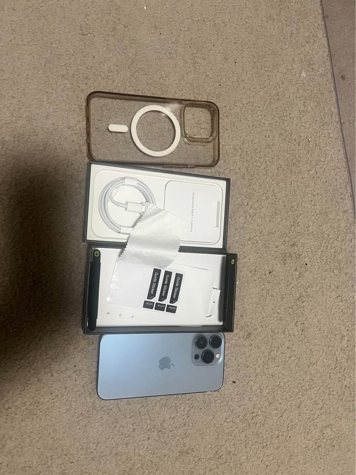 iPhone 13 Pro Sierra Blue 256GB + Accessories - photo 4