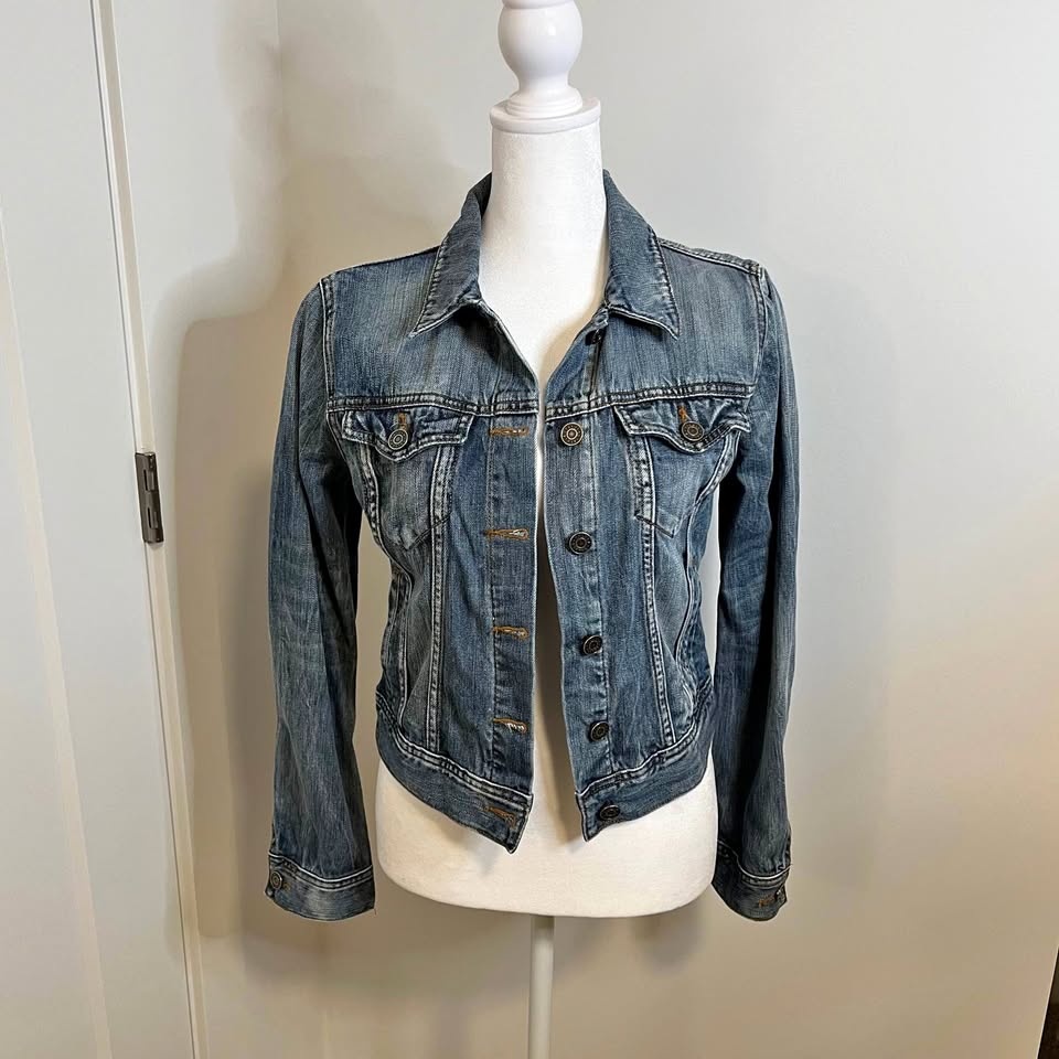 Talula Aritzia Jean Jacket - Size S