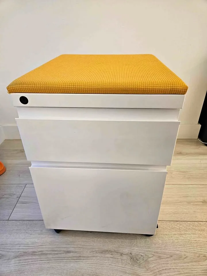 Knoll metal mobile cabinet with cushion thumbnail
