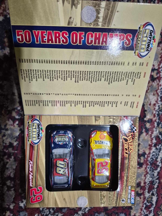 Kevin Harvick Autographed NASCAR Box w/ 2 Cars - photo 2