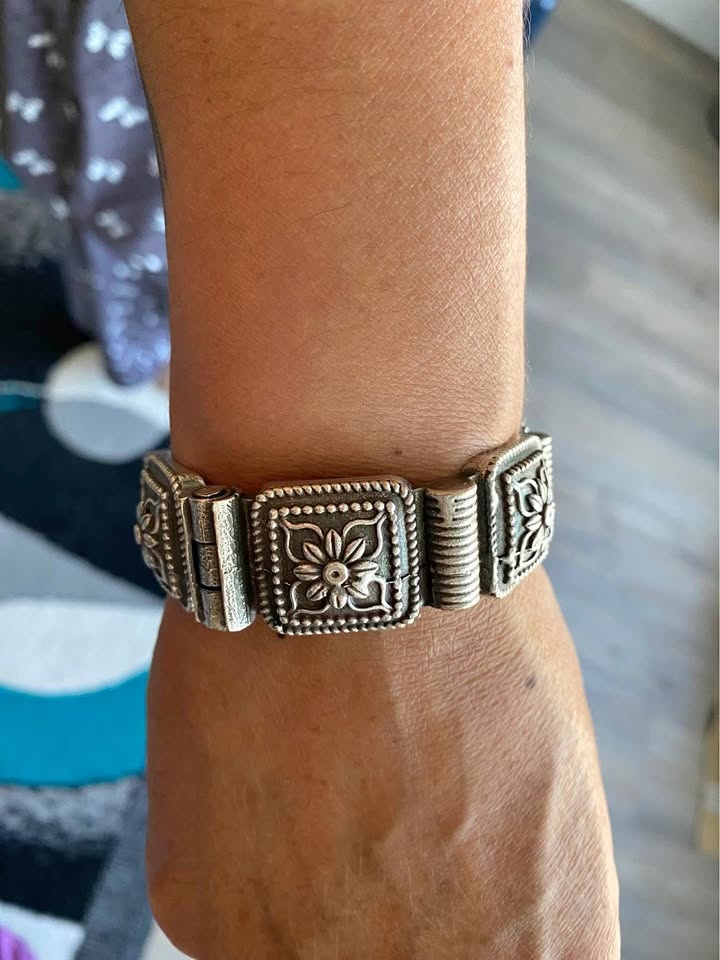 Women’s Oxidized Bracelet