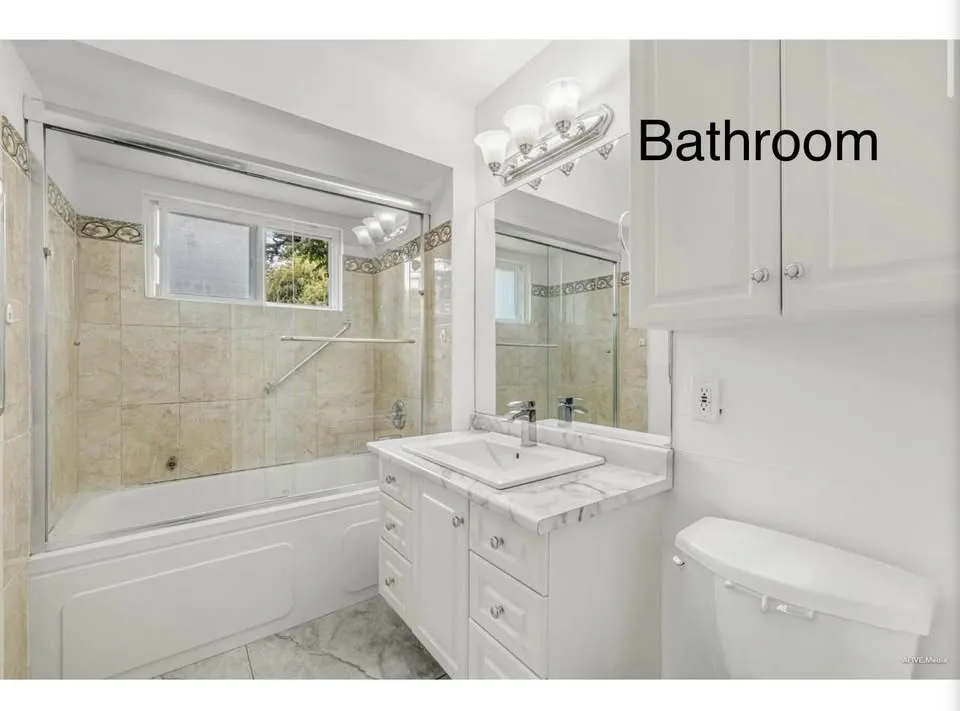 3 Beds 1 Bath - House image indicator(4)