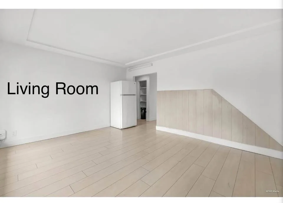 3 Beds 1 Bath - House image indicator(6)