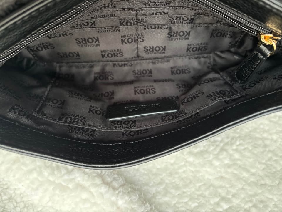 Michael Kors Hamilton Small Flap Bag Black Leather - photo 5