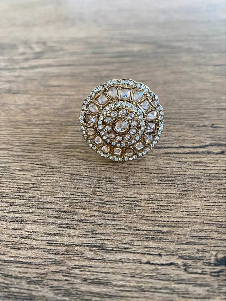 Gold tone Polki ring with adjustable band