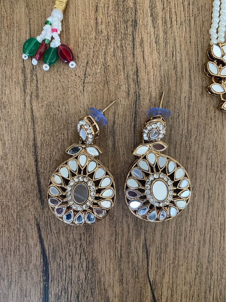 Gold Tone Mirror Work Pearl Jewelry Set - Necklace Earrings Tikk - photo 2