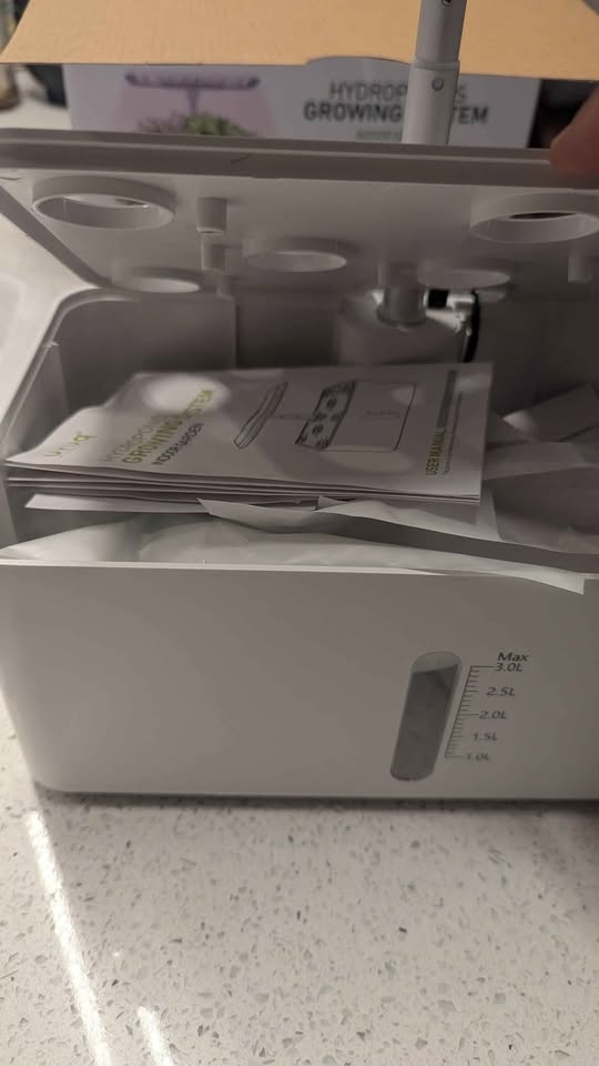 Uruq Hydroponics Indoor Garden – 8 Pod (Brand New) - photo 2
