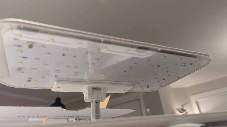 Uruq Hydroponics Indoor Garden – 8 Pod (Brand New) - photo 3