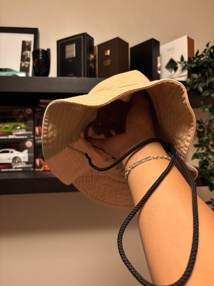 TNA Aritzia Bucket Hats - photo 3