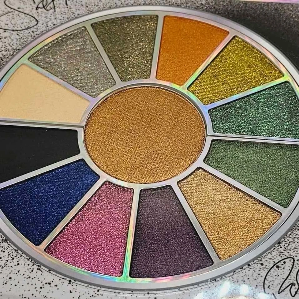 Milani x Salt-n-Pepa Eyeshadow & Highlighter Palette - photo 4