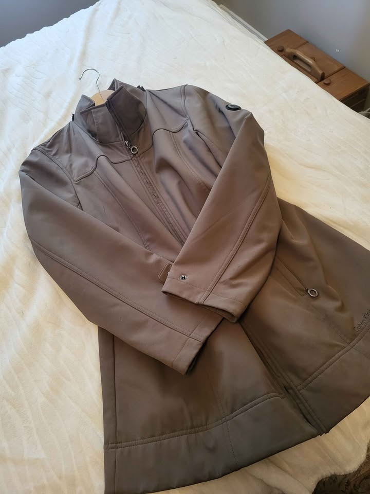Calvin Klein Water Resistant Taupe Jacket - Size 12 - photo 3