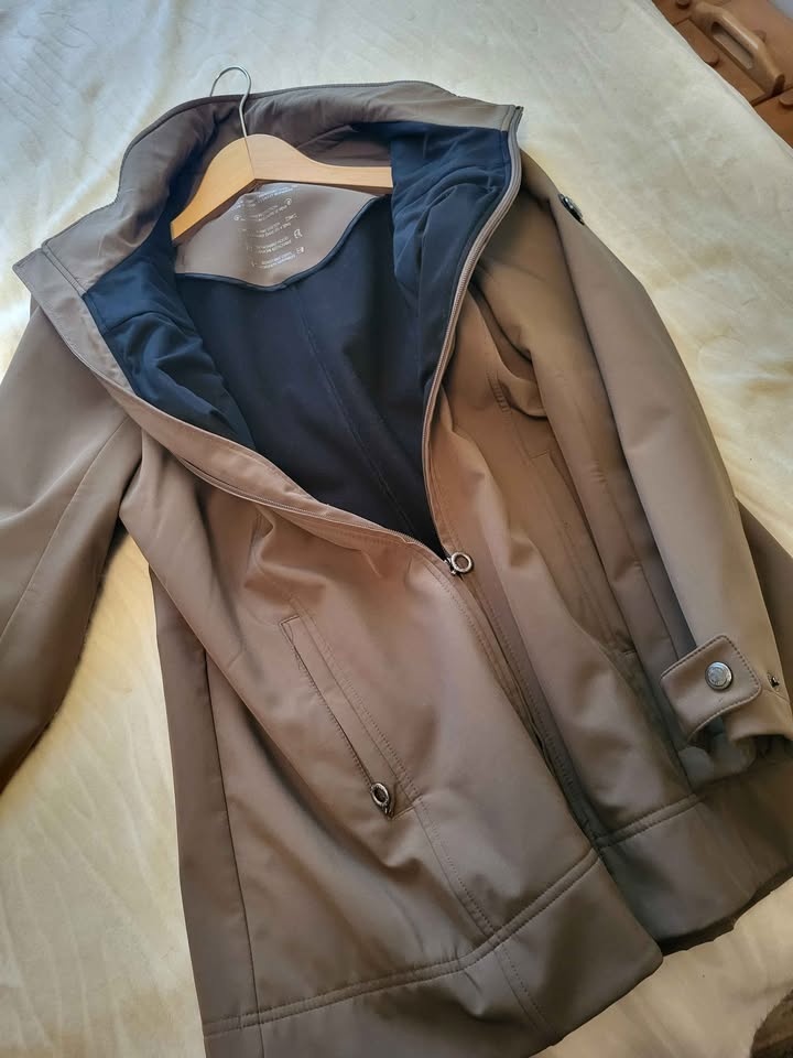 Calvin Klein Water Resistant Taupe Jacket - Size 12 - photo 4