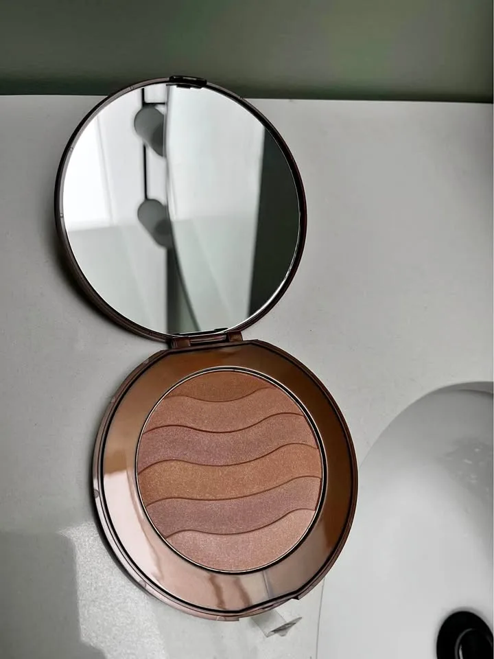 Marcelle Large Bronzer Heat Wave colour thumbnail