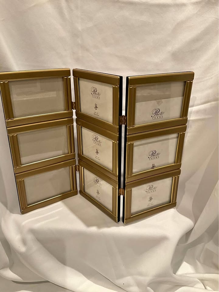 Brass Bi-Fold Photo Frame 3.5 x 5