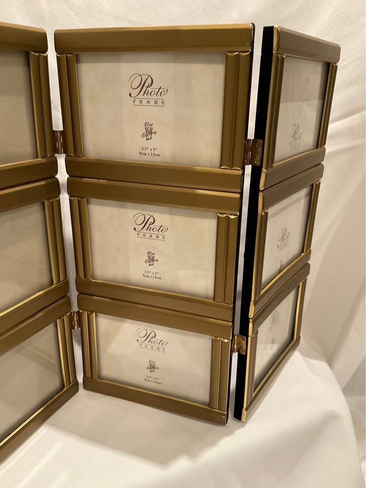 Brass Bi-Fold Photo Frame 3.5 x 5 - photo 2