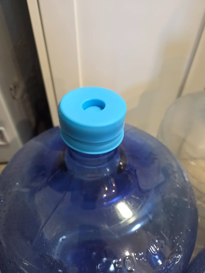 Primo Water Dispenser + 3 5-Gallon Bottles - photo 3