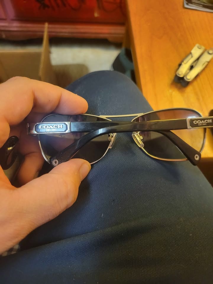 Coach Sunglasses - photo 2