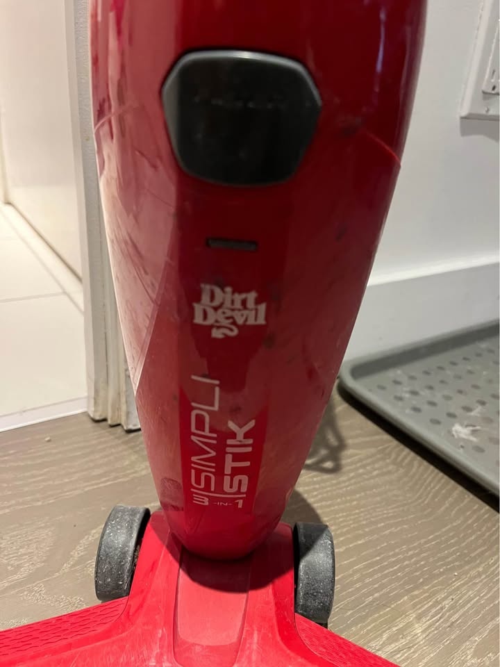 3 in 1 Dirt Devil Simpli-Stik Vacuum Cleaner - photo 4