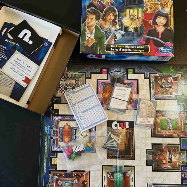 Clue Mystery Detective Board Game New