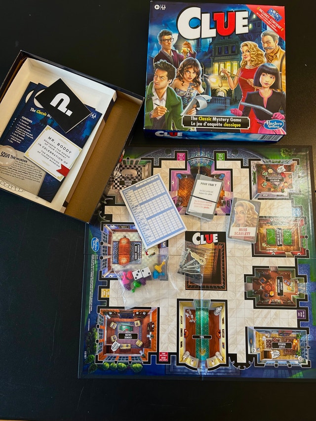 Clue Mystery Detective Board Game New - photo 3