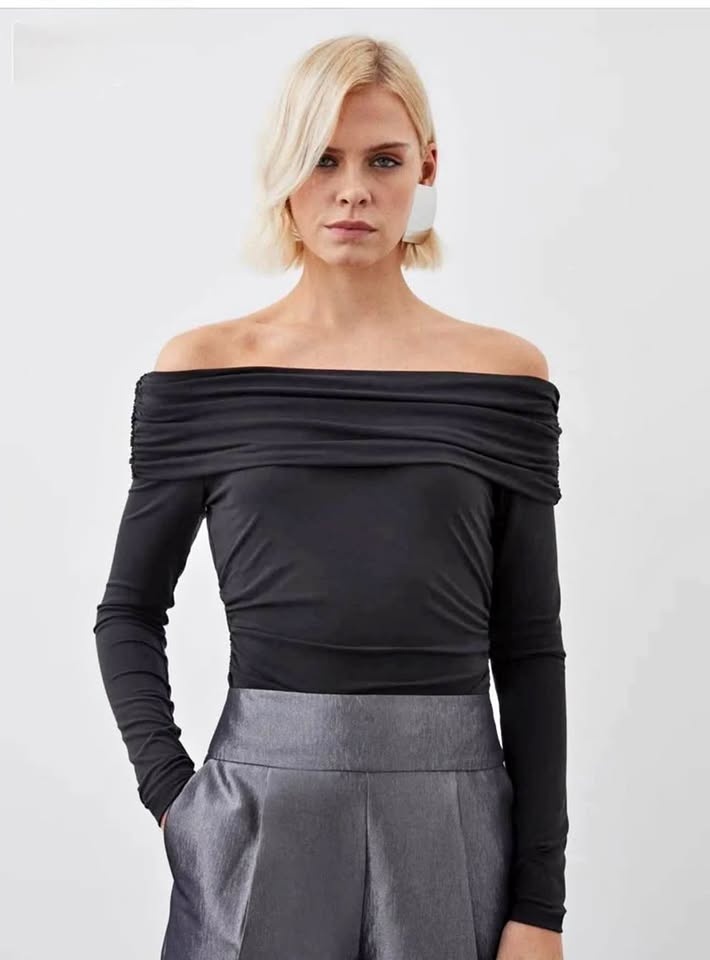 Karen Millen Black Off-the-Shoulder Long Sleeve Top - Size Large