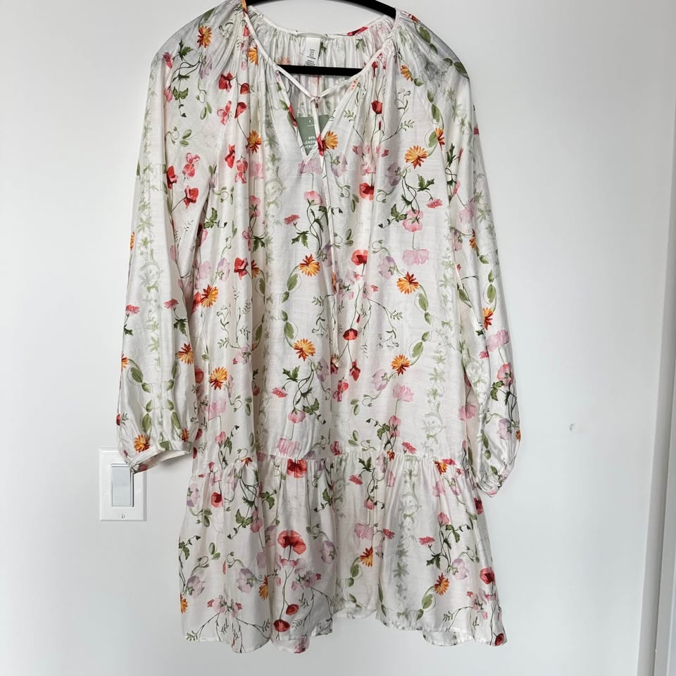 Silky Mini Floral Dress w tie details | Size Medium | New w tags - photo 3
