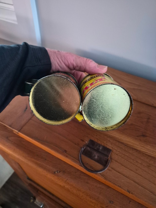 Vintage Tin Salt And Pepper shakers - photo 3