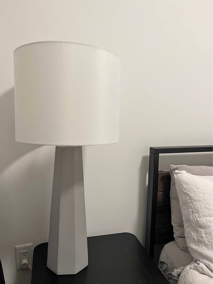 Table lamp - concrete base