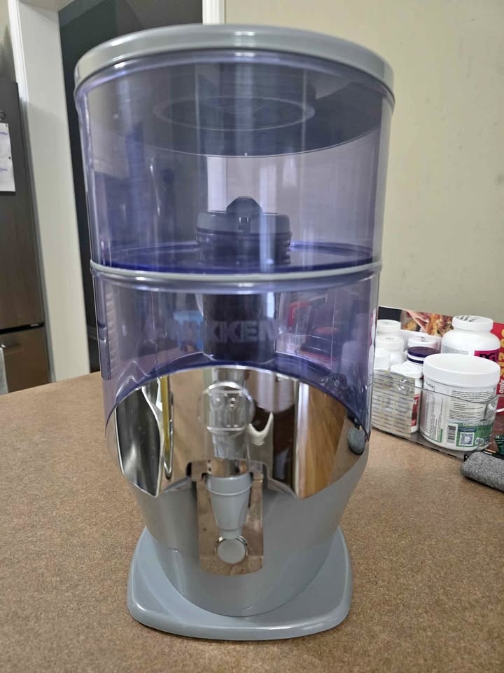 Nikken PiMag Waterfall Water Filter Dispenser