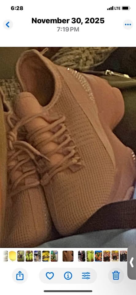 Woman Sneaker