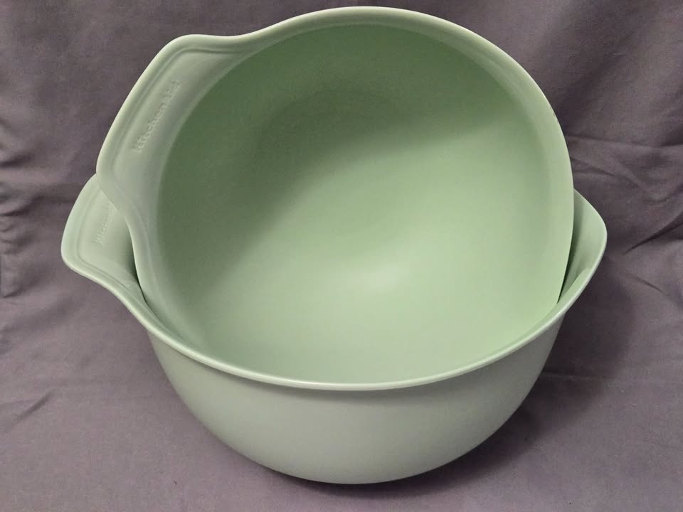 Set of 2 KitchenAid Nesting Mixing Bowls – Pistachio - photo 2