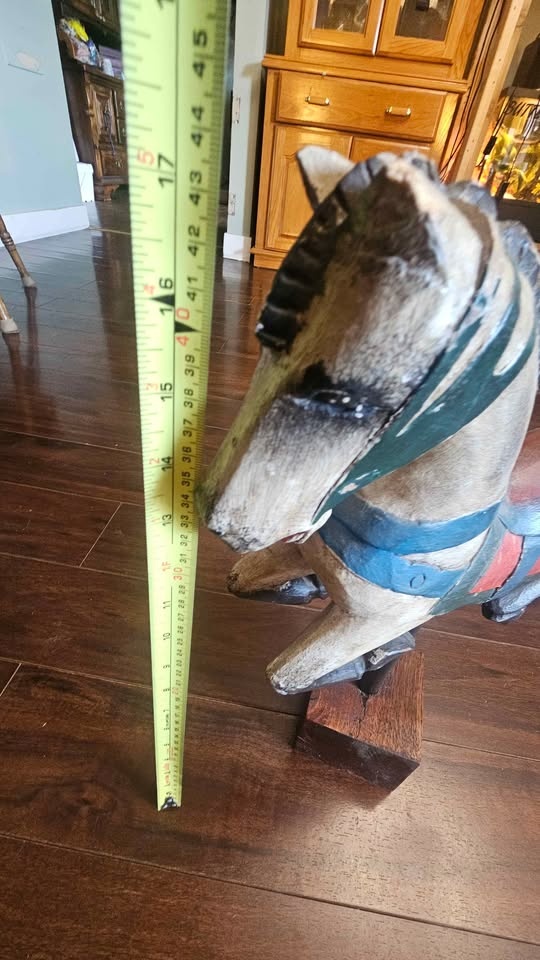 Hand carved antique horse - photo 2