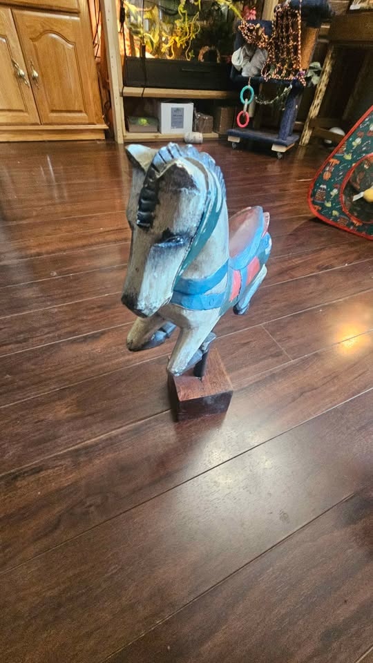 Hand carved antique horse - photo 5