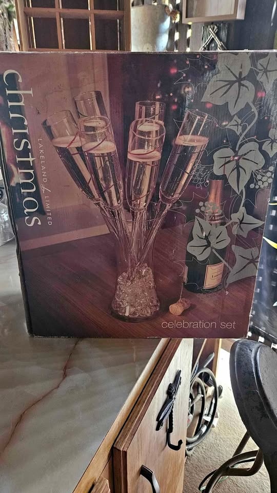 Wine/champagne set