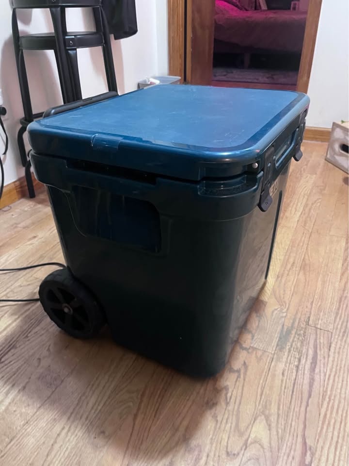 Yeti Cooler Roadie 60 / wheels / handle - photo 3
